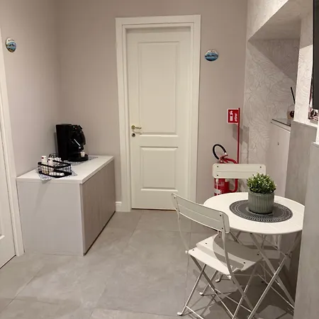 Salvator Konukevi Napoli