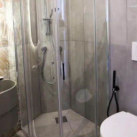 Salvator Konukevi Napoli